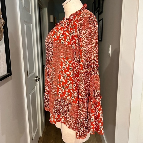 ANDTHEWHY red peasant patchwork floral top with ties at neck - Picture 3 of 11